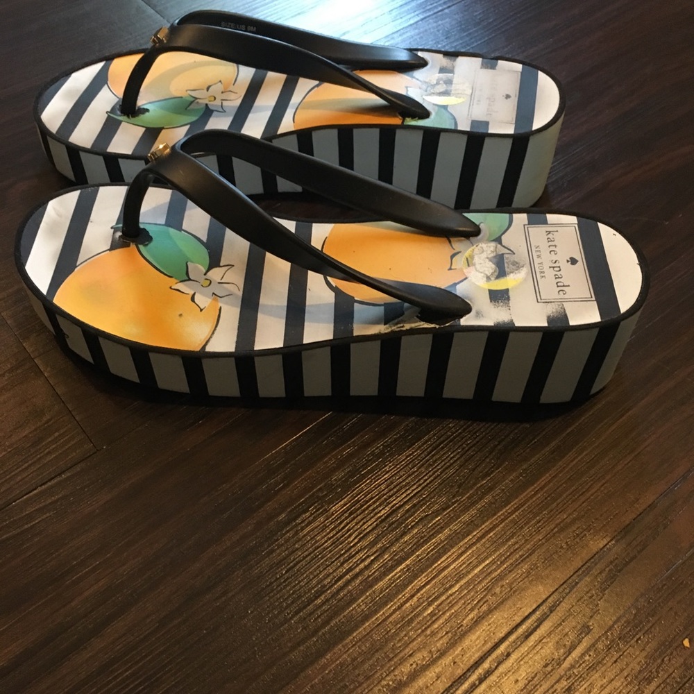 Kate Spade Flip Flops black and white
